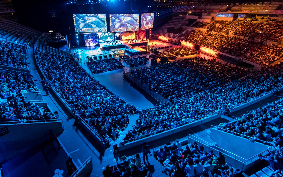 球发生在比 球发生在比