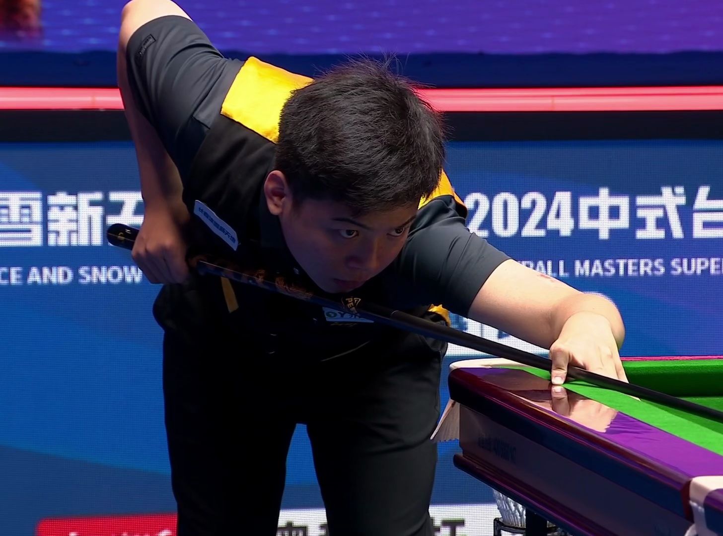 表现亦不容 表现亦不容